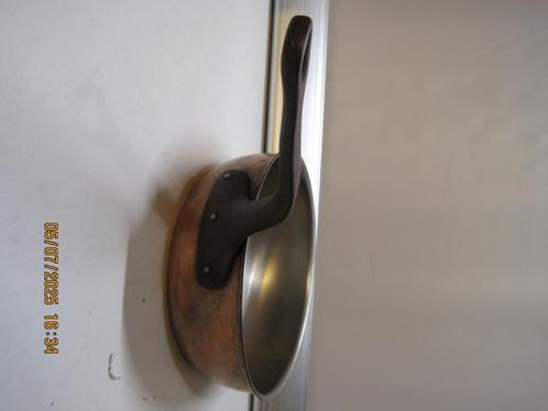 falk sauteer koperen steelpan 25 dia 8,5 hoog 47 lang (348), Huis en Inrichting, Keuken | Potten en Pannen, Gebruikt, Overige typen