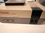 Defecte Nintendo NES + Mario + 2 Controllers, Spelcomputers en Games, 2 spelers, Eén computer, Ophalen of Verzenden, Niet werkend