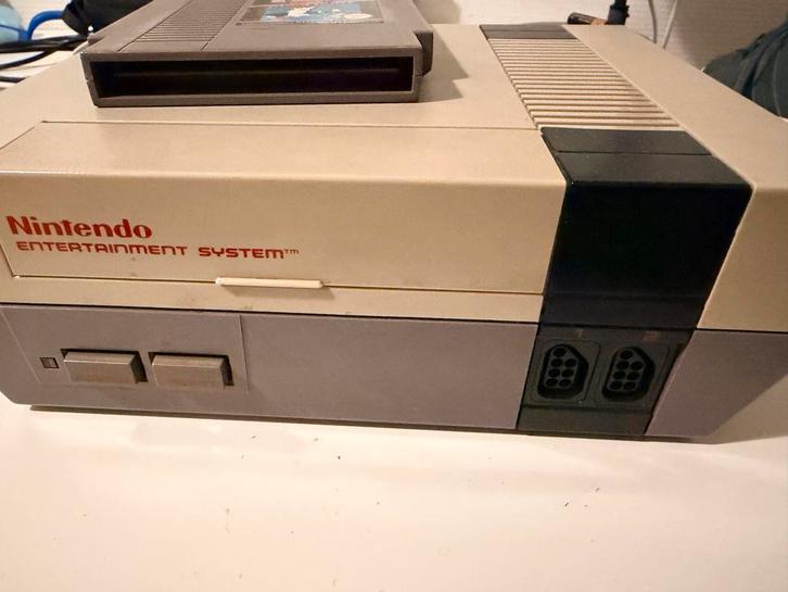 Defecte Nintendo NES + Mario + 2 Controllers, Spelcomputers en Games, Games | Nintendo NES, Niet werkend, Platform, 2 spelers