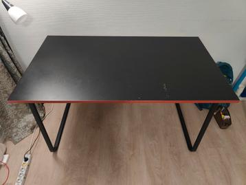 Desk - Ikea Huvudspelare