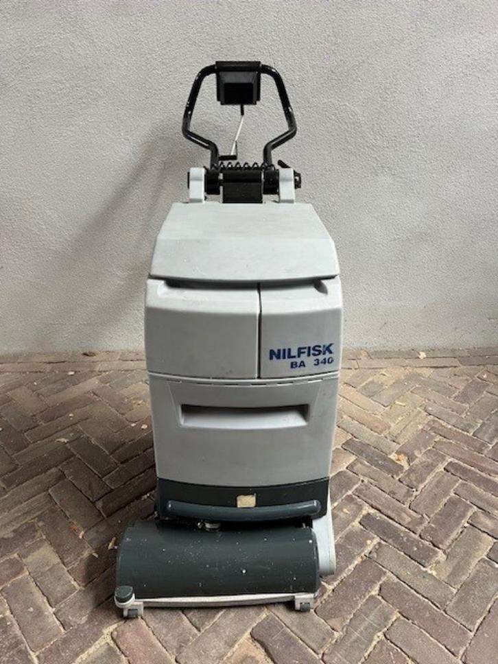 Nilfisk BA340 Schrobzuigmachine, Doe-het-zelf en Verbouw, Reinigingsmachines, Gebruikt, Schrobmachine, Ophalen