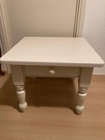 Massief Grenen Houten Salon/Bijzet Tafel ,60x60 beschikbaar voor biedingen