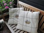 2 Kussens met borduurwerk ,,Mandje bloemen,, 50/50cm., Ophalen of Verzenden, Nieuw, Overige kleuren, Vierkant