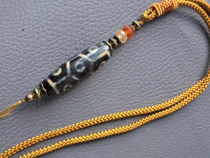 D68 Dzi - Tibetan old Agate Tortoise back + 9 eye dzi, Antiek en Kunst, Kunst | Niet-Westerse kunst, Ophalen of Verzenden