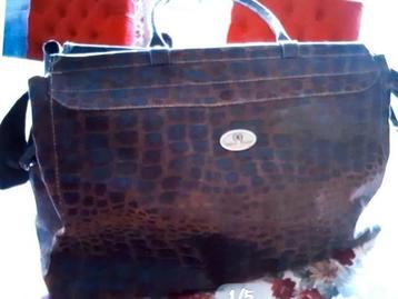 TAS MERK COMFORT QUALITY KLEUR BRUIN  beschikbaar voor biedingen