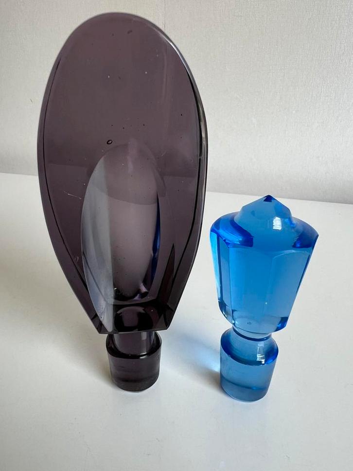 2 Vintage Kristal Glazen Karaf Flessenstop Lichtblauw Paars, Antiek en Kunst, Antiek | Glas en Kristal, Ophalen of Verzenden