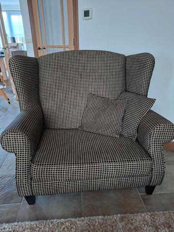 Oorfauteuil/loveseat zwart/beige ruit, z.g.a.n. beschikbaar voor biedingen