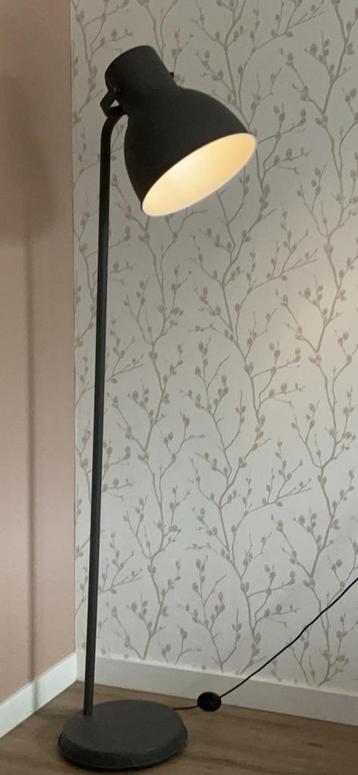 Vloerlamp ikea beschikbaar voor biedingen