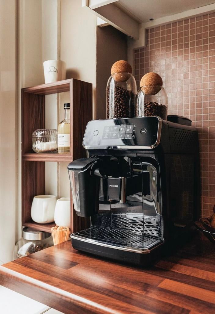 Philips LatteGo 2200 Serie Espressomachine - Zwart, Afneembaar waterreservoir, Gebruikt, Espresso apparaat, 2 tot 4 kopjes