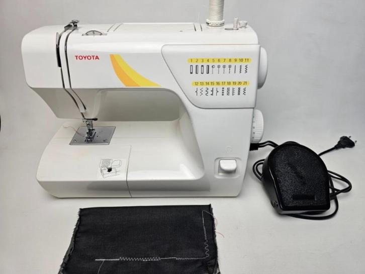 # Toyota Naaimachine SA45 RS2000, Hobby en Vrije tijd, Naaimachines en Toebehoren, Gebruikt, Lockmachine, Overige merken, Ophalen