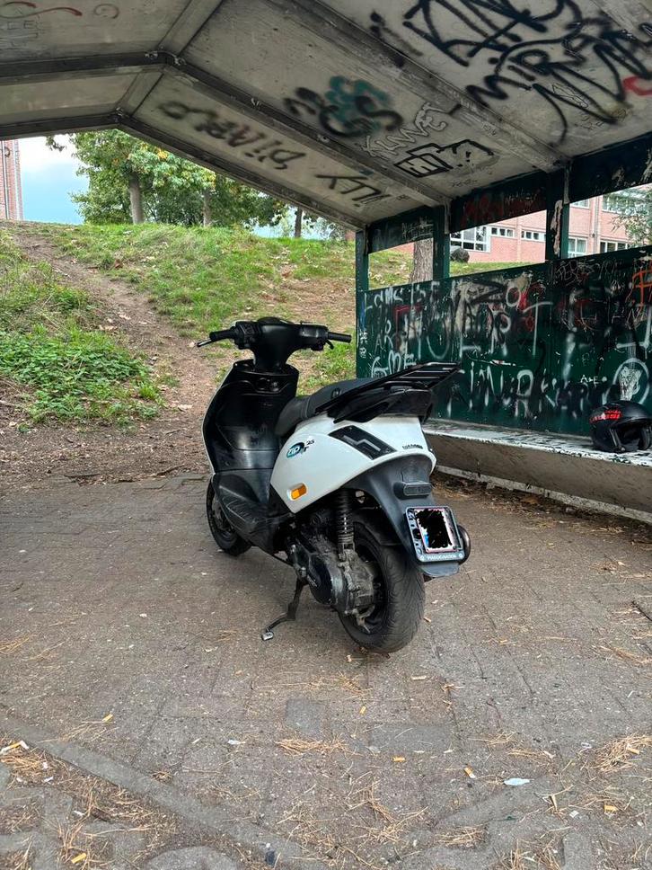 Zip 70cc A klassen, Fietsen en Brommers, Scooters | Piaggio, Zo goed als nieuw, Zip, Maximaal 25 km/u, Tweetakt, Ophalen of Verzenden