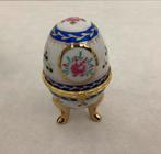 Porseleinen Ei met Bloemen Decoratie en doosje, Antiek en Kunst, Ophalen of Verzenden