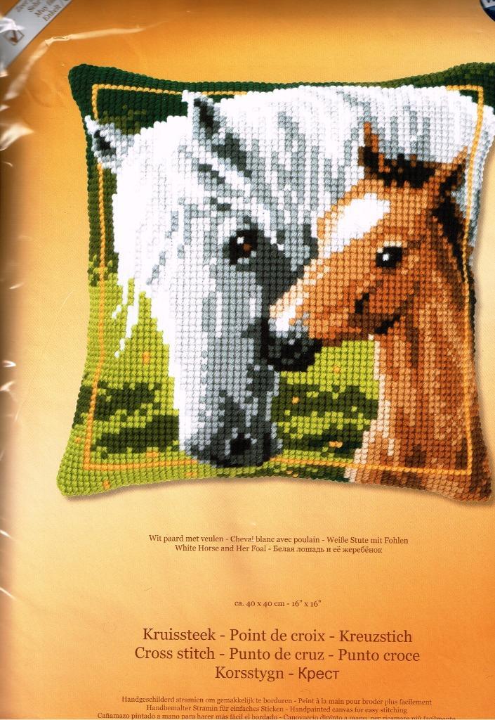 Cado vervaco borduurpakket kussen, wit paard met veulen, Hobby en Vrije tijd, Borduren en Borduurmachines, Nieuw, Borduurpakket