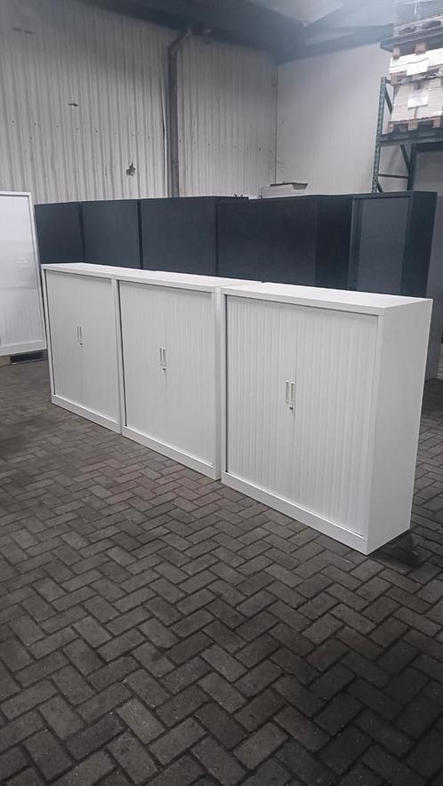 Half Hoge witte metalen roldeurkasten, archiefkasten, Huis en Inrichting, Kasten | Roldeurkasten en Archiefkasten, Zo goed als nieuw