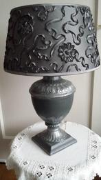 Klassieke Tafellamp ~ URN Keramiek met Grijze KAP 58 cm Hoog, Ophalen of Verzenden, Gebruikt, 50 tot 75 cm