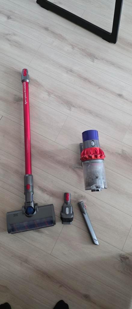 Dyson Cyclone V10 SV12 - Compleet + Oplaadstation, Witgoed en Apparatuur, Stofzuigers, Zo goed als nieuw, Stofzuiger, Minder dan 1200 watt