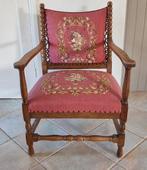 Handgemaakte en geborduurde stoel, Antiek en Kunst, Antiek | Meubels | Stoelen en Banken, Ophalen