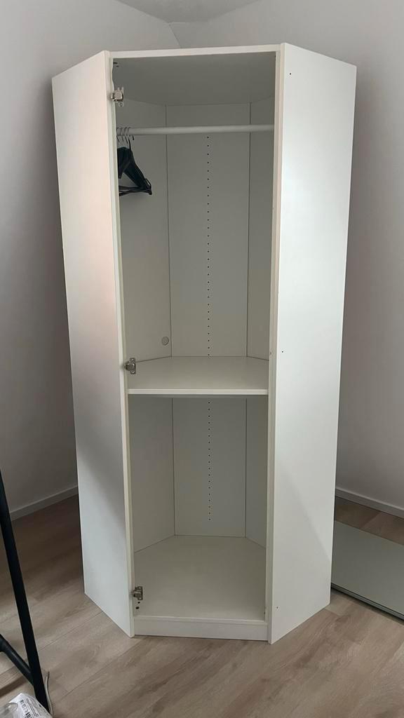 Ikea Hoekkast - Wit - Kledingkast spiegeldeur, Huis en Inrichting, Kasten | Kledingkasten, Zo goed als nieuw, 200 cm of meer, 50 tot 100 cm