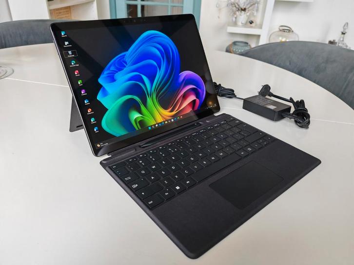 2025 SURFACE PRO 10 | Ultra 7 16GB 1TB Pen Dock 2jr GARANTIE, Computers en Software, Windows Laptops, Nieuw, 13 inch, SSD, 4 Ghz of meer