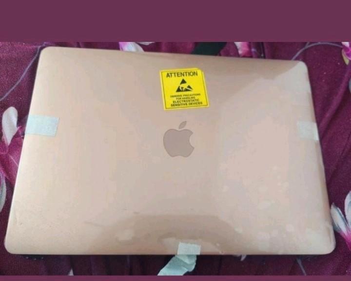 Te koop: 2 Schermen voor MacBook Air A1932&A2179 (2018–2020, Computers en Software, Apple Macbooks, Zo goed als nieuw, MacBook Air