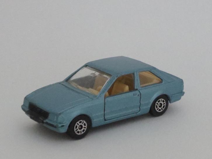 blauwe Ford Escort, Corgi Toys, 1:64, izgst, Hobby en Vrije tijd, Modelauto's | Overige schalen, Gebruikt, Auto, Ophalen of Verzenden