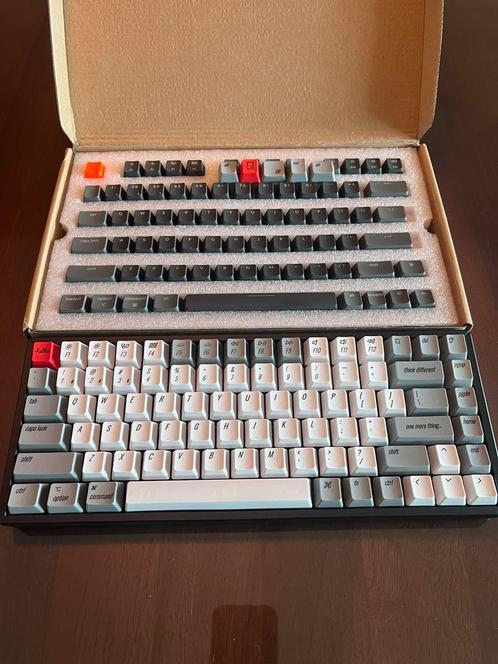 Keychron K2V2 C3 aluminium versie met extra keycaps, Computers en Software, Toetsenborden, Verzenden