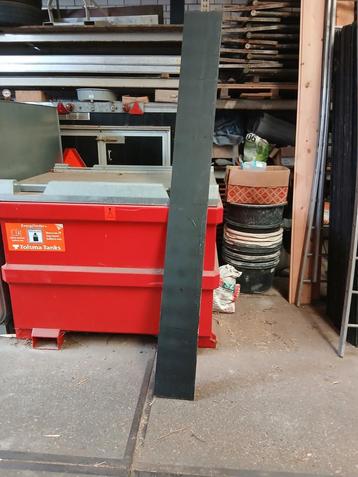 Te koop bekisting hout (betonplex) beschikbaar voor biedingen