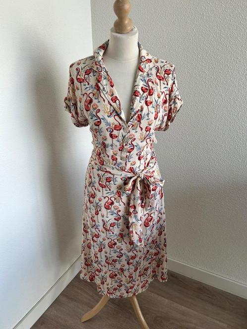 King Louie maat XL flamingo jurk 2297, Kleding | Dames, Jurken, Zo goed als nieuw, Maat 46/48 (XL) of groter, Roze, Knielengte