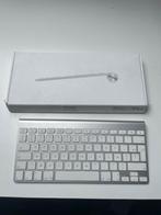 Apple toetsenbord, Computers en Software, Toetsenborden, Azerty, Ophalen of Verzenden, Zo goed als nieuw, Draadloos