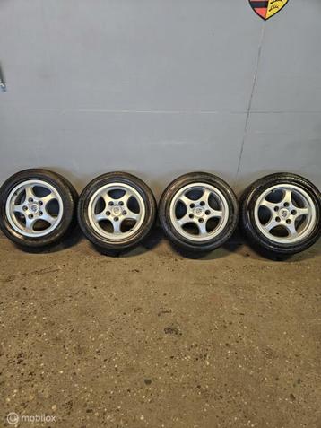 Set velgen en banden Porsche  964 / 944(87>>) beschikbaar voor biedingen