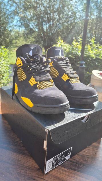 Jordan 4 Thunder Maat 45 gedragen  beschikbaar voor biedingen