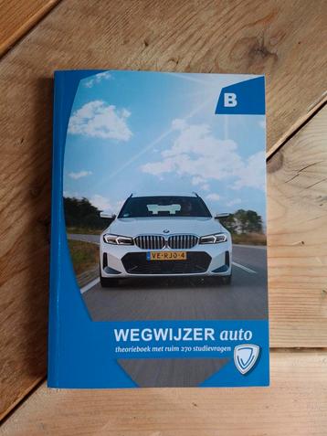 Theorieboek auto beschikbaar voor biedingen