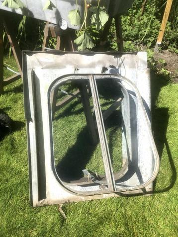 ZINKEN KLAPRAAM glas 40 x 51 totaal 78 x 65 cm beschikbaar voor biedingen