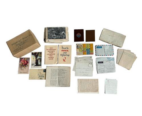 Brieven-kaartjes Nederlands Indië 1946, Verzamelen, Militaria | Tweede Wereldoorlog, Landmacht, Embleem of Badge, Nederland, Verzenden