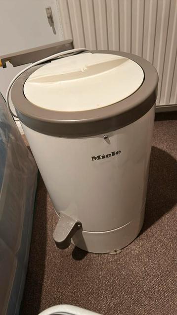 Centrifuge beschikbaar voor biedingen