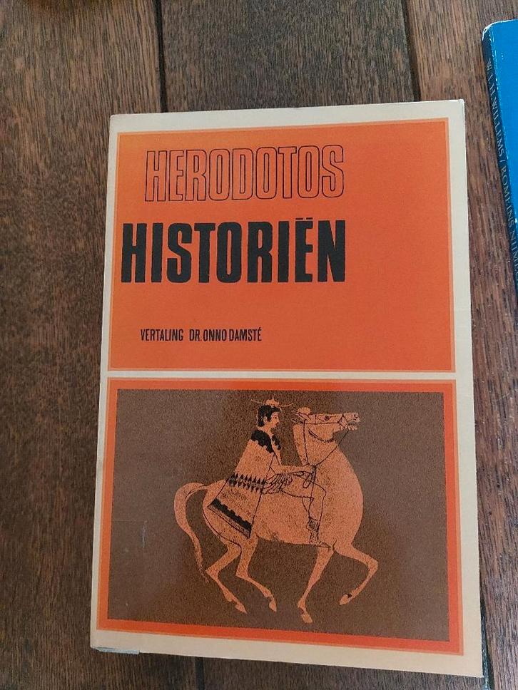Historiën - Herodotos + Romeinse sagen + Grote sagen M.E., Boeken, Geschiedenis | Wereld, Zo goed als nieuw, Europa, 14e eeuw of eerder