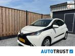 Toyota Aygo 1.0 VVT-i x-wave Automaat | Camera | Nieuwe APK, Gebruikt, Euro 6, 4 stoelen, Leder en Stof