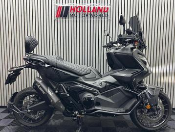 Honda X-ADV 750 2023 Triple black Akrapovic XADV X ADV beschikbaar voor biedingen