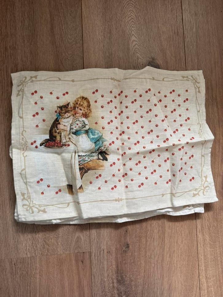 Set van 4 linnen placemats met Meisje met een Kat print, Huis en Inrichting, Woonaccessoires | Onderzetters, Zo goed als nieuw