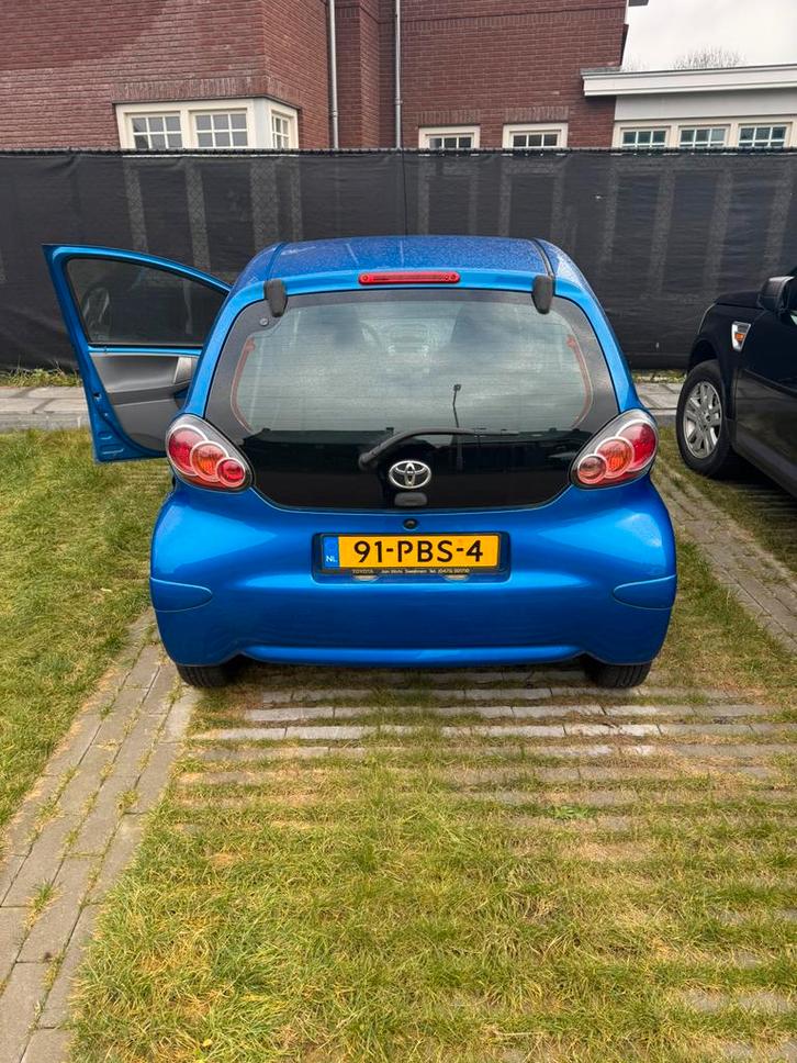 Toyota Aygo 1.0 12V Vvt-i 5DRS 2011 Blauw, Auto's, Toyota, Particulier, Aygo, Benzine, A, Hatchback, Handgeschakeld, Origineel Nederlands