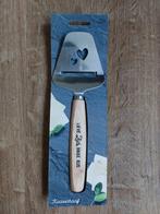 Cheese Lover persoonlijke Kaasschaaf 'Lieve Zus dikke kus, Huis en Inrichting, Keuken | Bestek, Nieuw, Ophalen of Verzenden, Rvs of Chroom