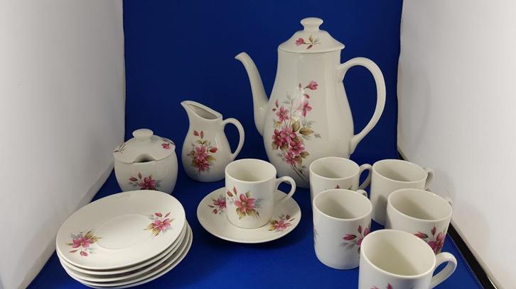 Vintage 15-delig servies voor koffie, thee, FP Zajecar. 6A3, Huis en Inrichting, Keuken | Servies, Gebruikt, Overige stijlen, Ophalen of Verzenden