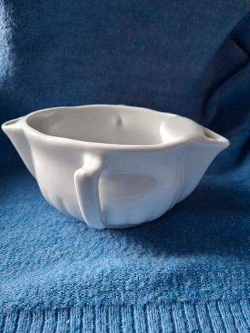 PHILLIVUYT kannetje met twee verschillende schenktuiten beschikbaar voor biedingen