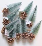 KERSTBOOMPJE OP DENNENAPPEL