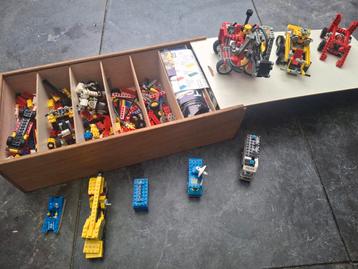 Technisch en gewoon lego Grote partij Lego stenen en sets.  beschikbaar voor biedingen