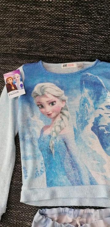 2x Elsa Frozen truien + gratis leggins Maat 122/128 beschikbaar voor biedingen