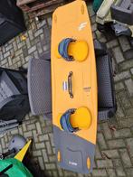 F-One Trax Carbon Serie Kitesurfboard 137x42, Watersport en Boten, Kitesurfen, Twintip, Ophalen, Gebruikt, Kiteboard