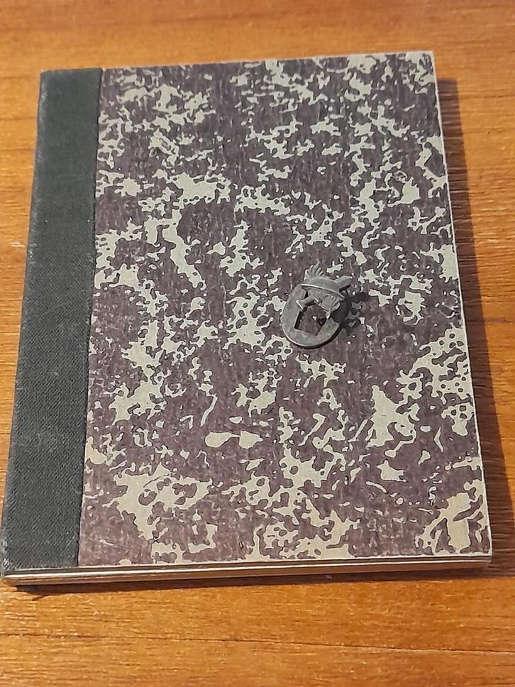 KNIL Soldaat - Boekje, Speld Begeer, Knoop, Boeken, Auto's | Boeken, Zo goed als nieuw, Algemeen, Ophalen of Verzenden