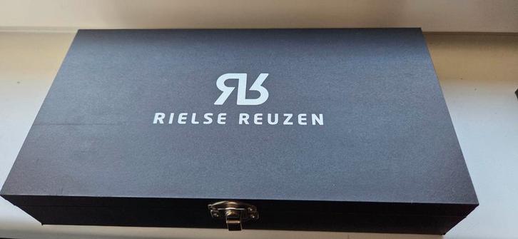 Rielse Reuzen Steakmessen - Nieuw in Doos, Antiek en Kunst, Antiek | Bestek, Ophalen of Verzenden