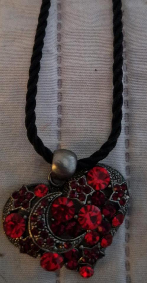 Ketting hart halve maan met ster rode stenen sieraden rood, Sieraden, Tassen en Uiterlijk, Kettingen, Rood, Met strass, Verstelbaar